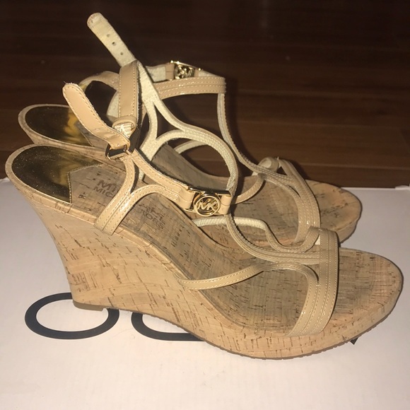 Michael Kors tan strappy wedges - Picture 3 of 6